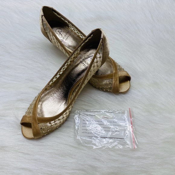 Adrianna Papell Dress Shoes Womens Size 7.5 High Kitten Heel Gold Nude Mesh - Picture 4 of 8